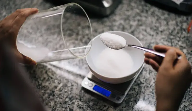 Qual a melhor balança digital de cozinha? Selecionamos 10 modelos para você pesar seus alimentos
